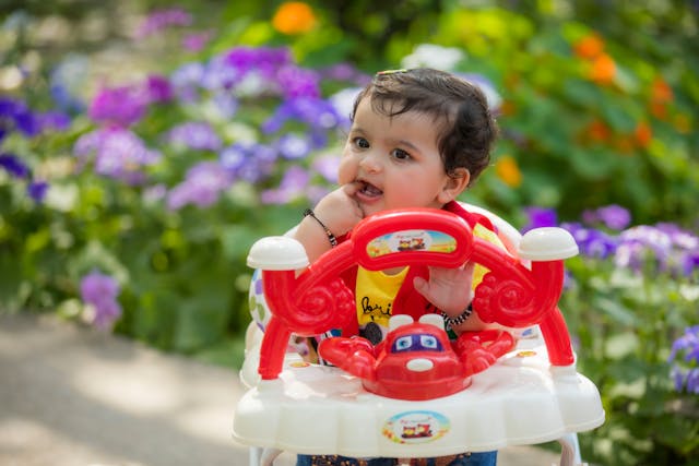 Baby's Gross Motor Development: Essential Toys and Strategies